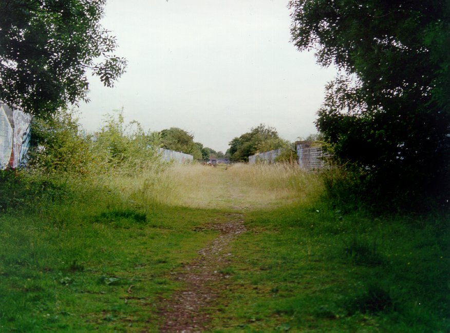 Looking south along the viaduct.